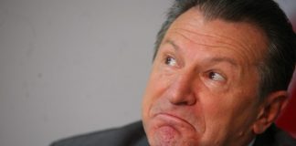 PROSTIA STĂ LA MASĂ CU MINISTRUL TRANSPORTURILOR: Berceanu îl dă jos pe Băsescu din avionul prezidenţial