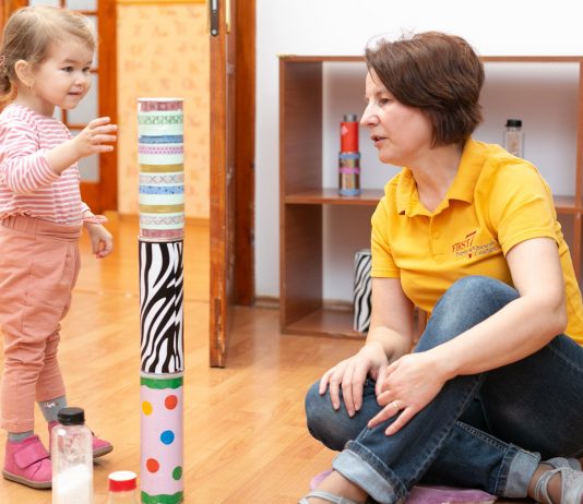 3 jocuri, activitati care stimuleaza creierul copilului