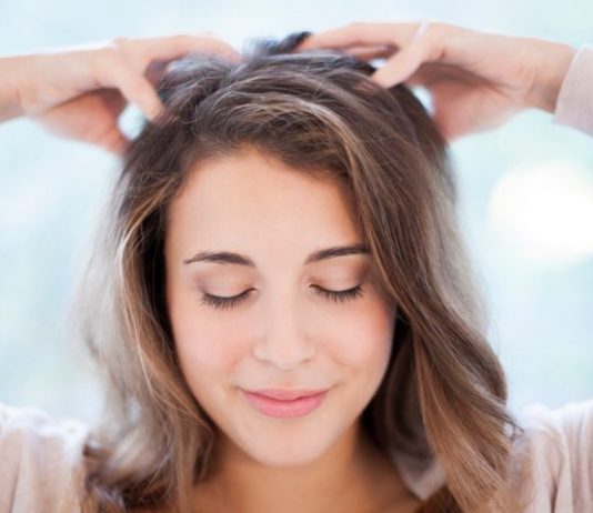 Oferiti-va un masaj pe scalp: Ghid pas cu pas