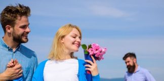 Inceperea unei noi relatii fara a pune capat celei vechi