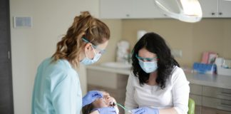 Implant dentar preț vs calitate: de ce alegerea clinicii contează